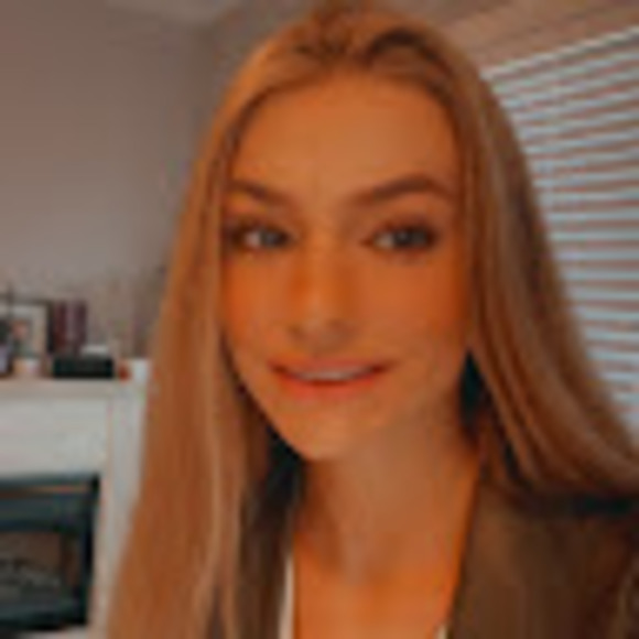 Meet your Posher, Kylie - Picture 1 of 1